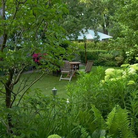 Altes Am Park Гостевой дом Ксантен