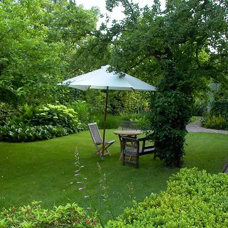 Guest house Altes Am Park *